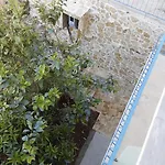Akrotiri فندق مبيت وإفطار 3*