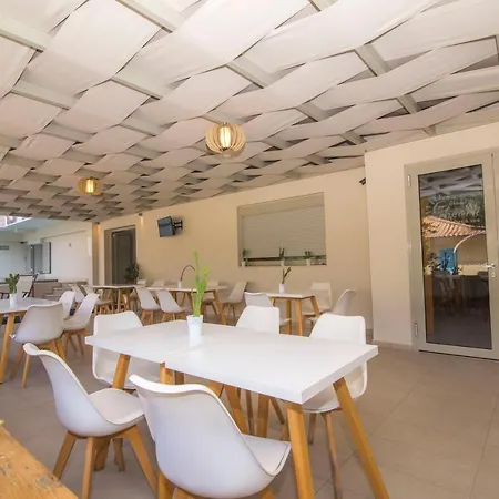 Akrotiri 3* Vaszilikí