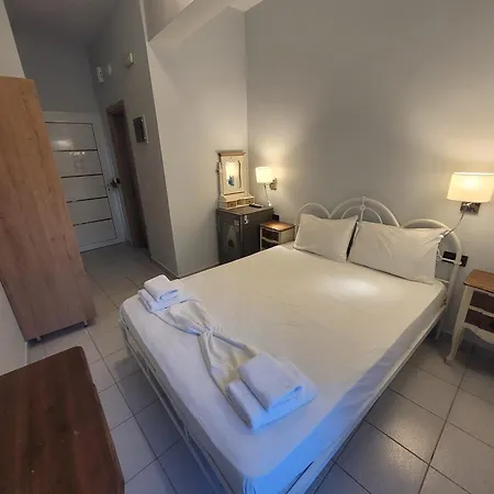 Akrotiri Panzió 3*