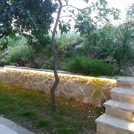 Akrotiri 3*