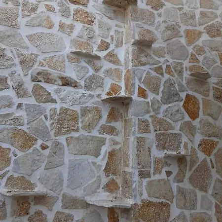 לינה וארוחת בוקר Akrotiri