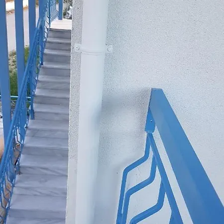 לינה וארוחת בוקר Akrotiri ואסיליקי